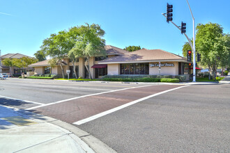 4032 N Miller Rd, Scottsdale, AZ à louer Photo de l’immeuble– Image 2 sur 3