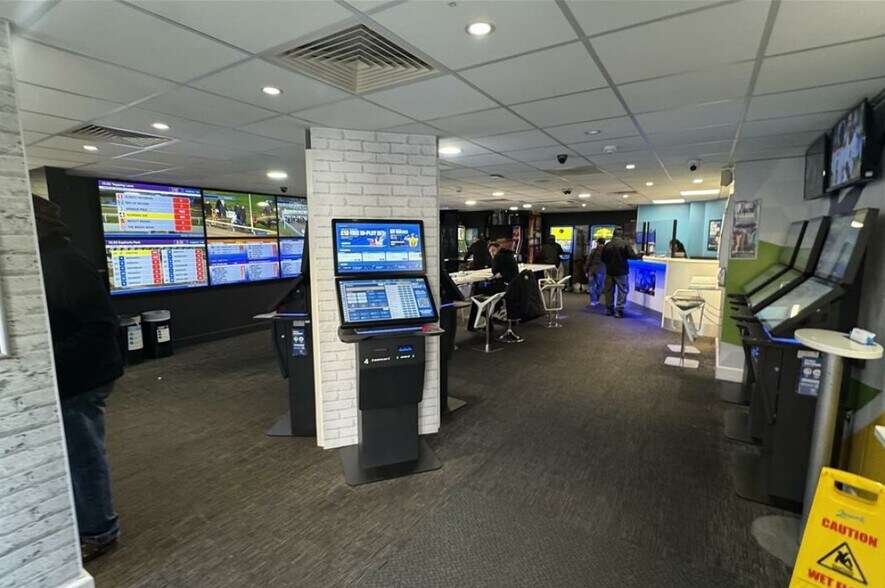 1-3 Crown St, Brentwood à vendre - Photo intérieure – Image 3 sur 3