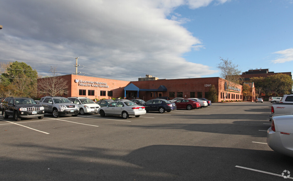 1260 Silas Deane Hwy, Wethersfield, CT à louer - Photo principale – Image 1 sur 23