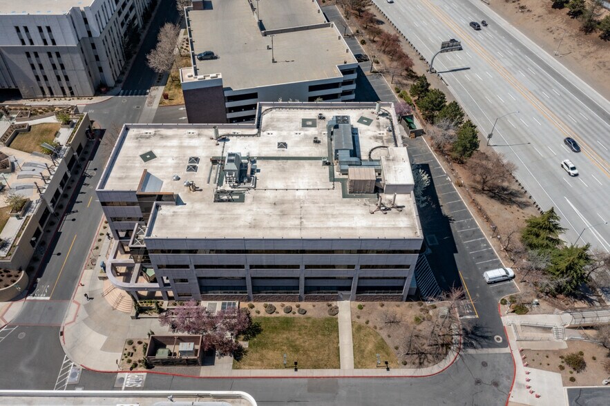 343 Elm St, Reno, NV à louer - Photo de l’immeuble – Image 2 sur 11