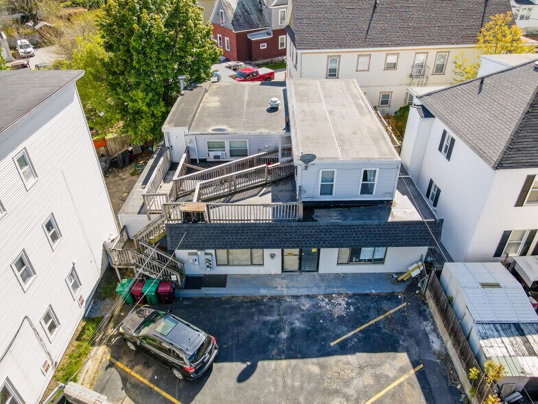 230 Cumberland Rd, Lowell, MA à vendre - Photo de l’immeuble – Image 2 sur 3