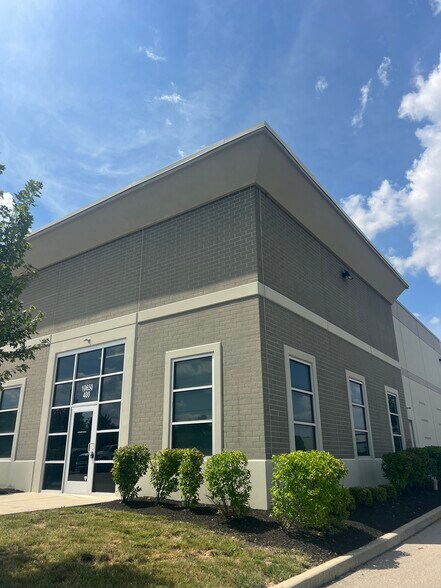 10650 Bennett Pky, Zionsville, IN à louer - Photo de l’immeuble – Image 1 sur 3