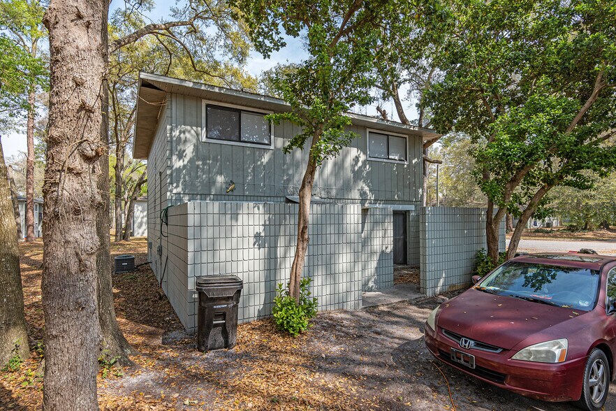 712 SW 70th Ter, Gainesville, FL à vendre - Photo de l’immeuble – Image 3 sur 8