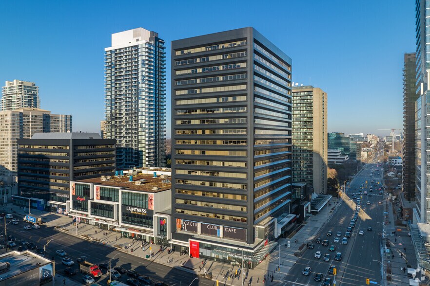 2 Sheppard Ave E, Toronto, ON à louer - Photo de l’immeuble – Image 1 sur 7