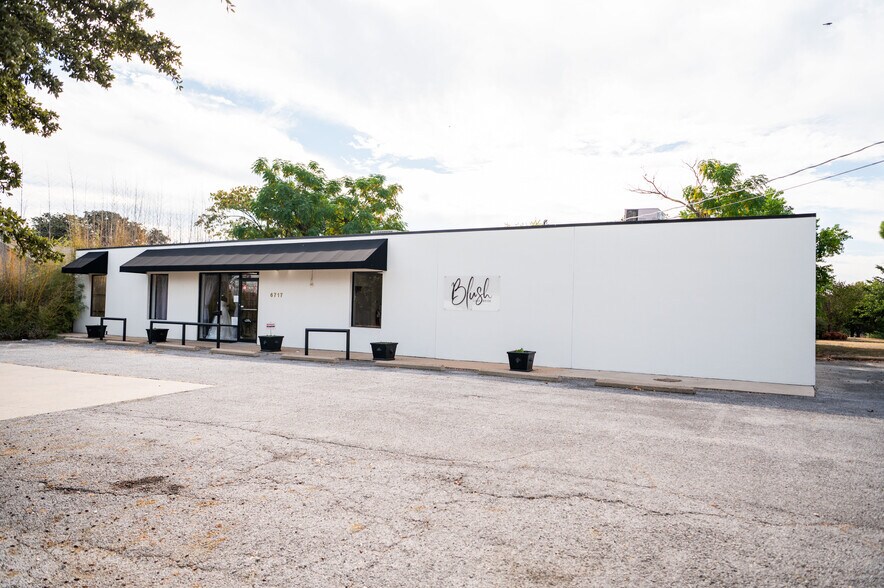 6717 Calmont Ave, Fort Worth, TX à vendre - Photo principale – Image 1 sur 6