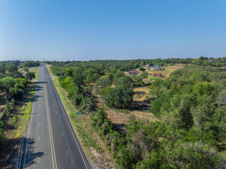 104 Westwood Rd, Lockhart, TX à vendre - Photo de l’immeuble – Image 2 sur 22