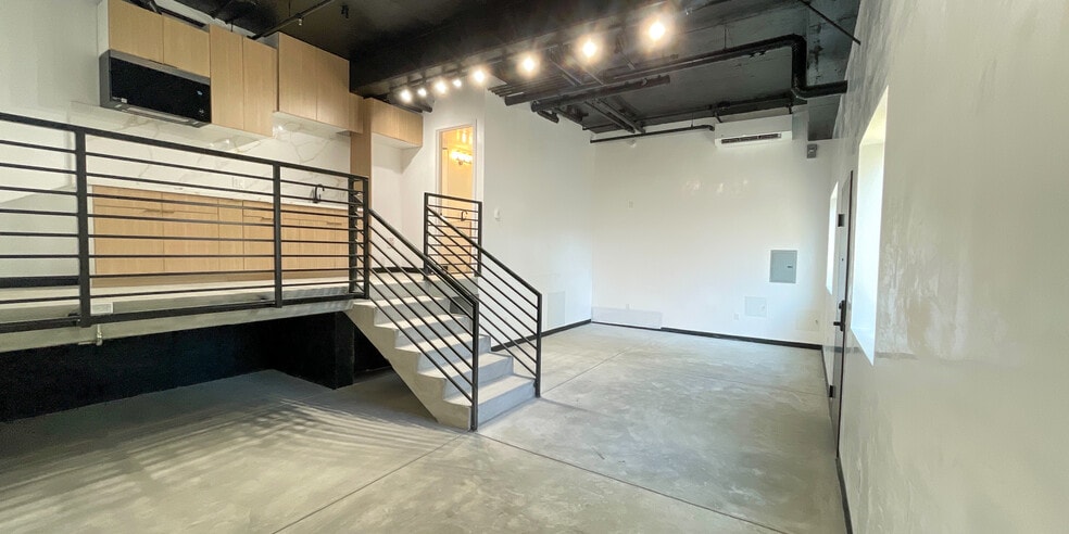 10867 Fruitland Dr, Studio City, CA à louer - Photo de l’immeuble – Image 2 sur 19