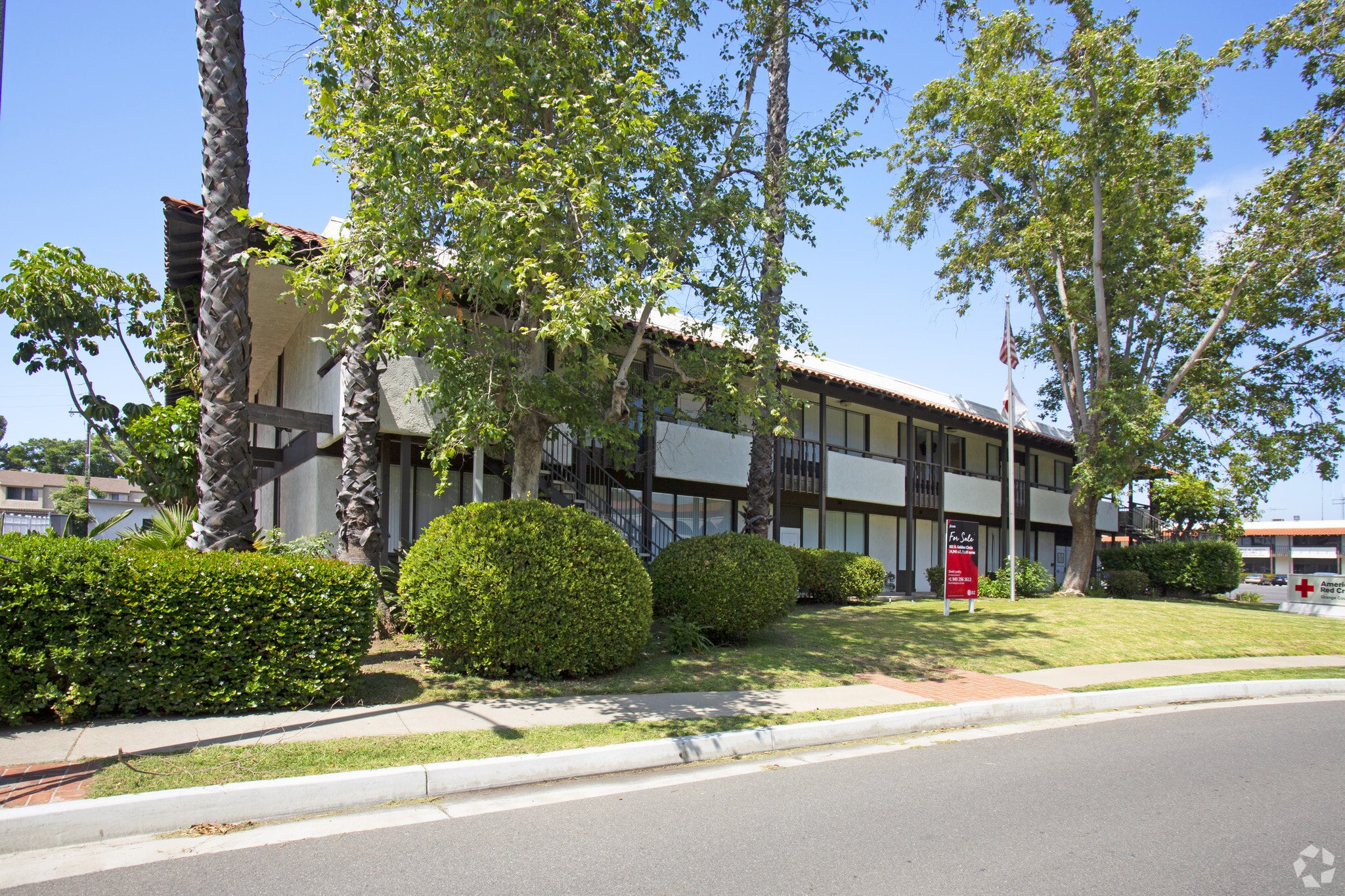 601 N Golden Circle Dr, Santa Ana, CA à vendre Photo de l’immeuble– Image 1 sur 17
