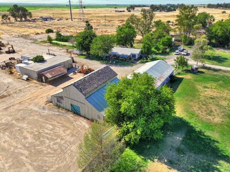 7301 E Levee Rd, Rio Linda, CA à vendre - Photo de l’immeuble – Image 3 sur 18