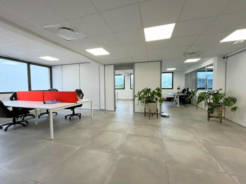 Bureau dans Fréjus à vendre - Photo de l’immeuble – Image 1 sur 5