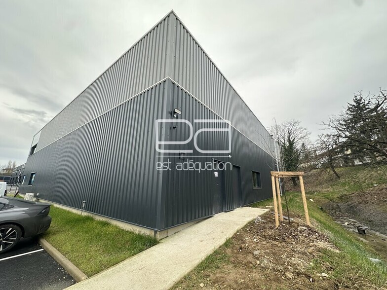 Local d'activités dans Vandoeuvre-les-Nancy à vendre - Photo de l’immeuble – Image 3 sur 11