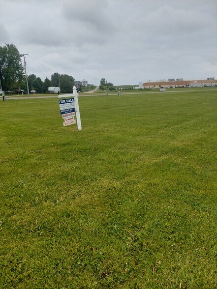 1101 Industrial Dr, Watertown, WI à vendre - Photo de l’immeuble – Image 2 sur 2