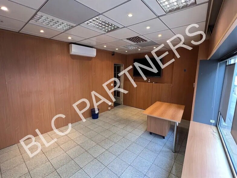 Bureau dans Suresnes à vendre - Photo intérieure – Image 1 sur 7