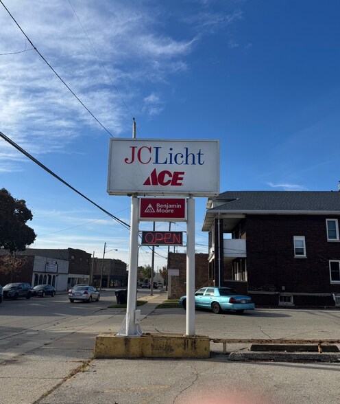1950 Taylor Ave, Racine, WI à vendre - Photo de l’immeuble – Image 2 sur 3
