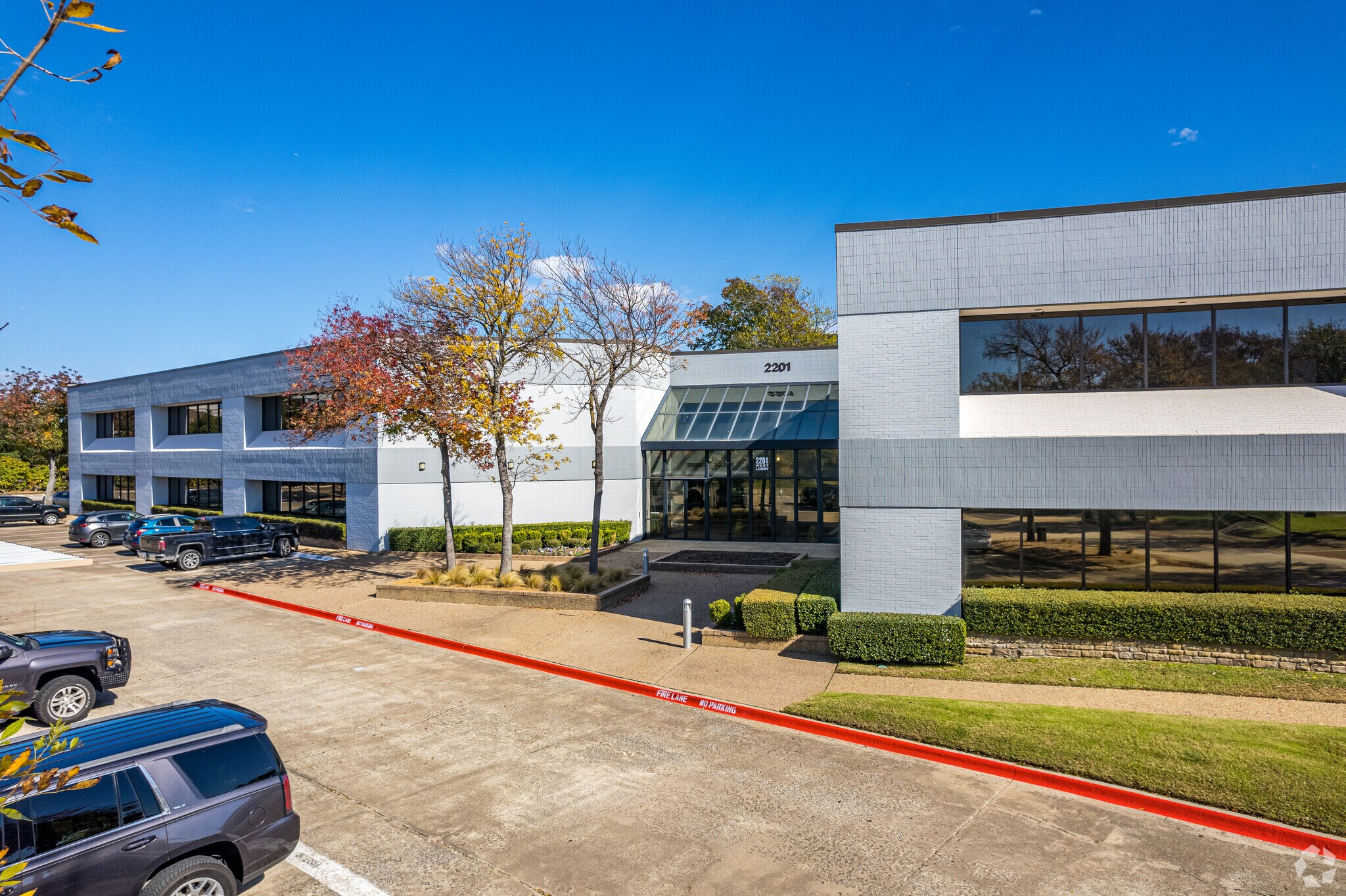 2201 N Central Expy, Richardson, TX à louer Photo principale– Image 1 sur 15