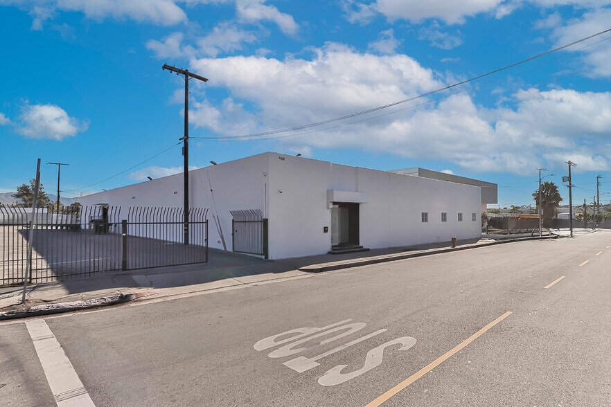7428 Bellaire Ave, North Hollywood, CA à louer - Photo de l’immeuble – Image 2 sur 13