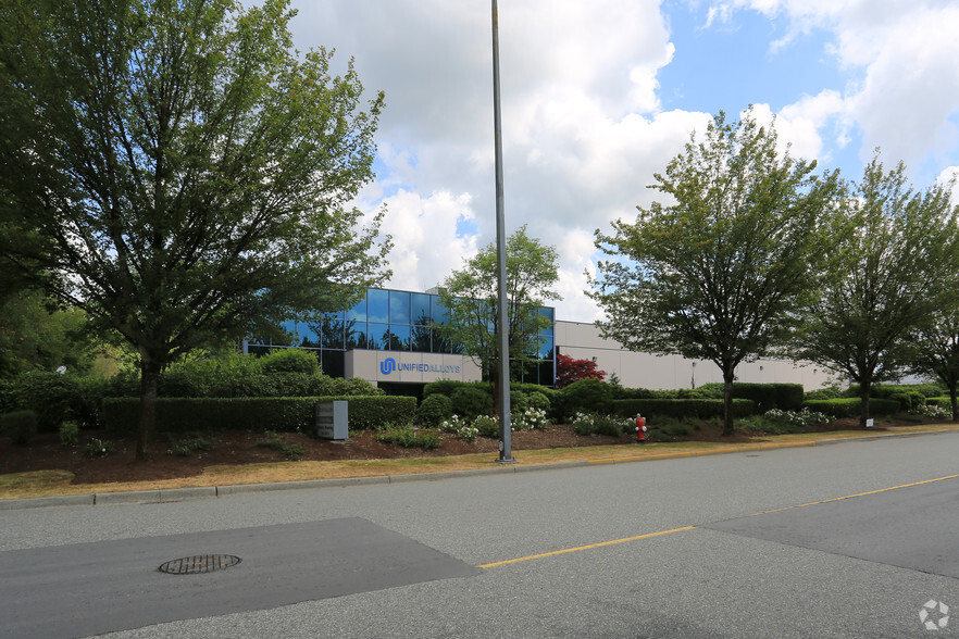 26835 Gloucester Way, Langley Twp, BC à louer - Photo principale – Image 1 sur 2