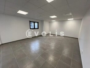 Bureau dans Janneyrias à louer Photo intérieure– Image 2 sur 3