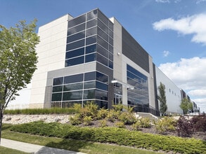 17424 129 Av NW, Edmonton, AB à louer Photo de l’immeuble– Image 2 sur 2