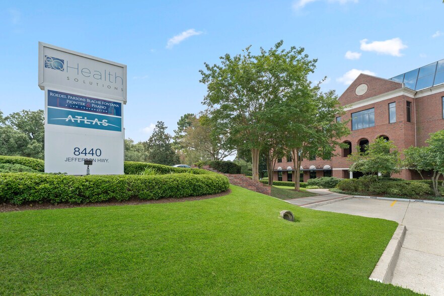 8440 Jefferson Hwy, Baton Rouge, LA à louer - Photo de l’immeuble – Image 2 sur 7