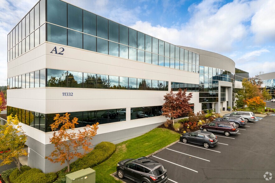 11332 NE 122nd Way, Kirkland, WA à louer - Photo de l’immeuble – Image 2 sur 3