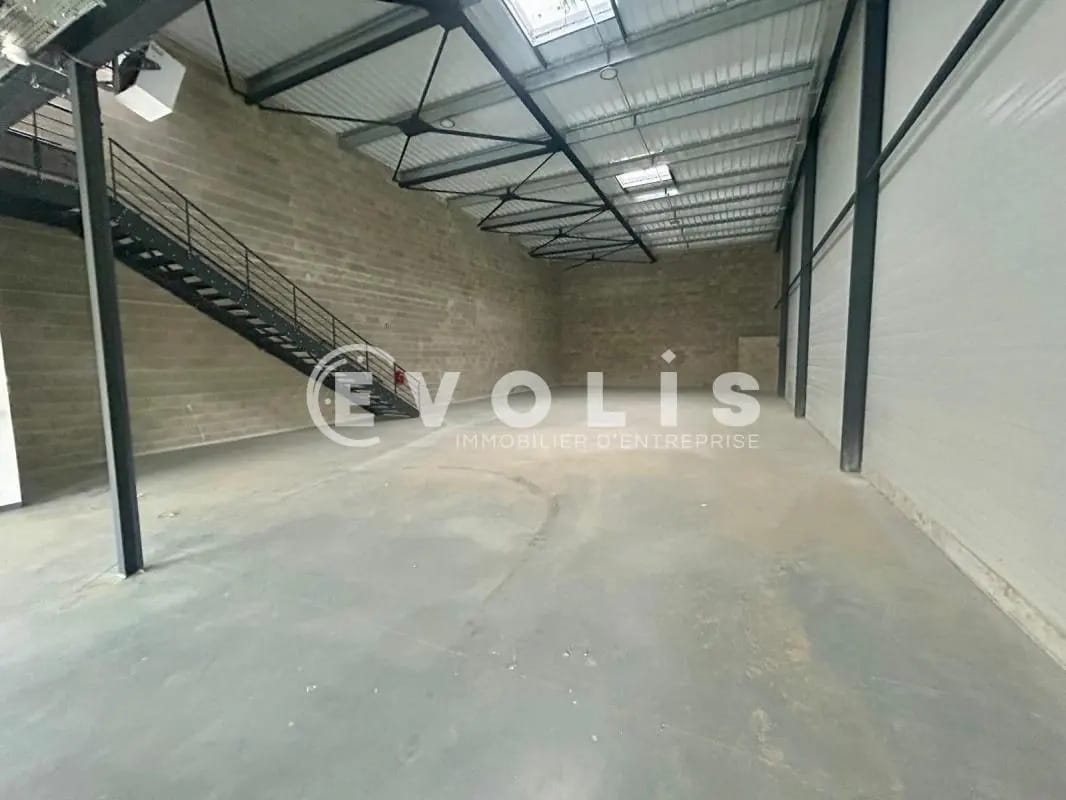 Local d’activités dans Avrainville à louer Photo de l’immeuble– Image 1 sur 7