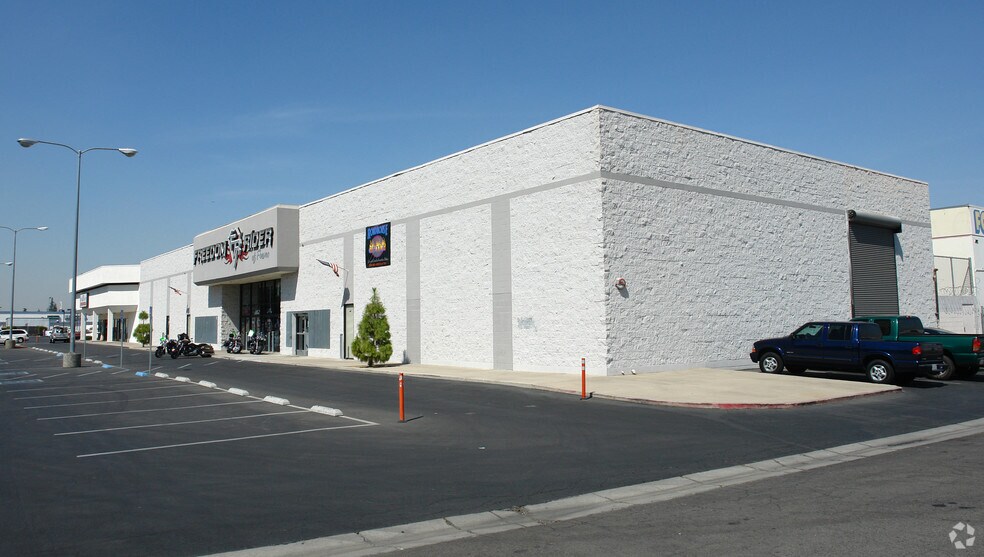 102 E Barstow Ave, Fresno, CA à vendre - Photo de l’immeuble – Image 3 sur 7