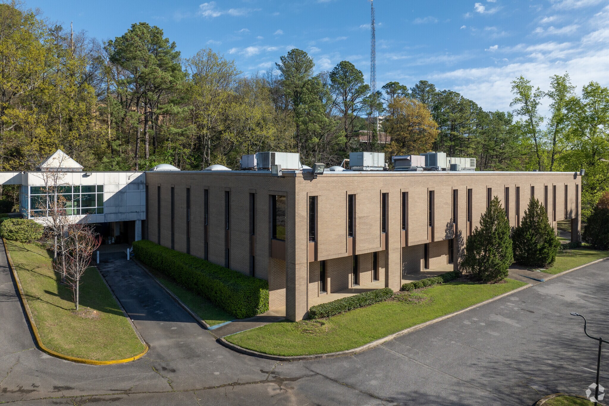 301 Beacon Pky W, Birmingham, AL à louer Photo principale– Image 1 sur 16