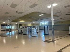 1000 Kings Hwy, West Deptford, NJ à louer Photo intérieure– Image 2 sur 5