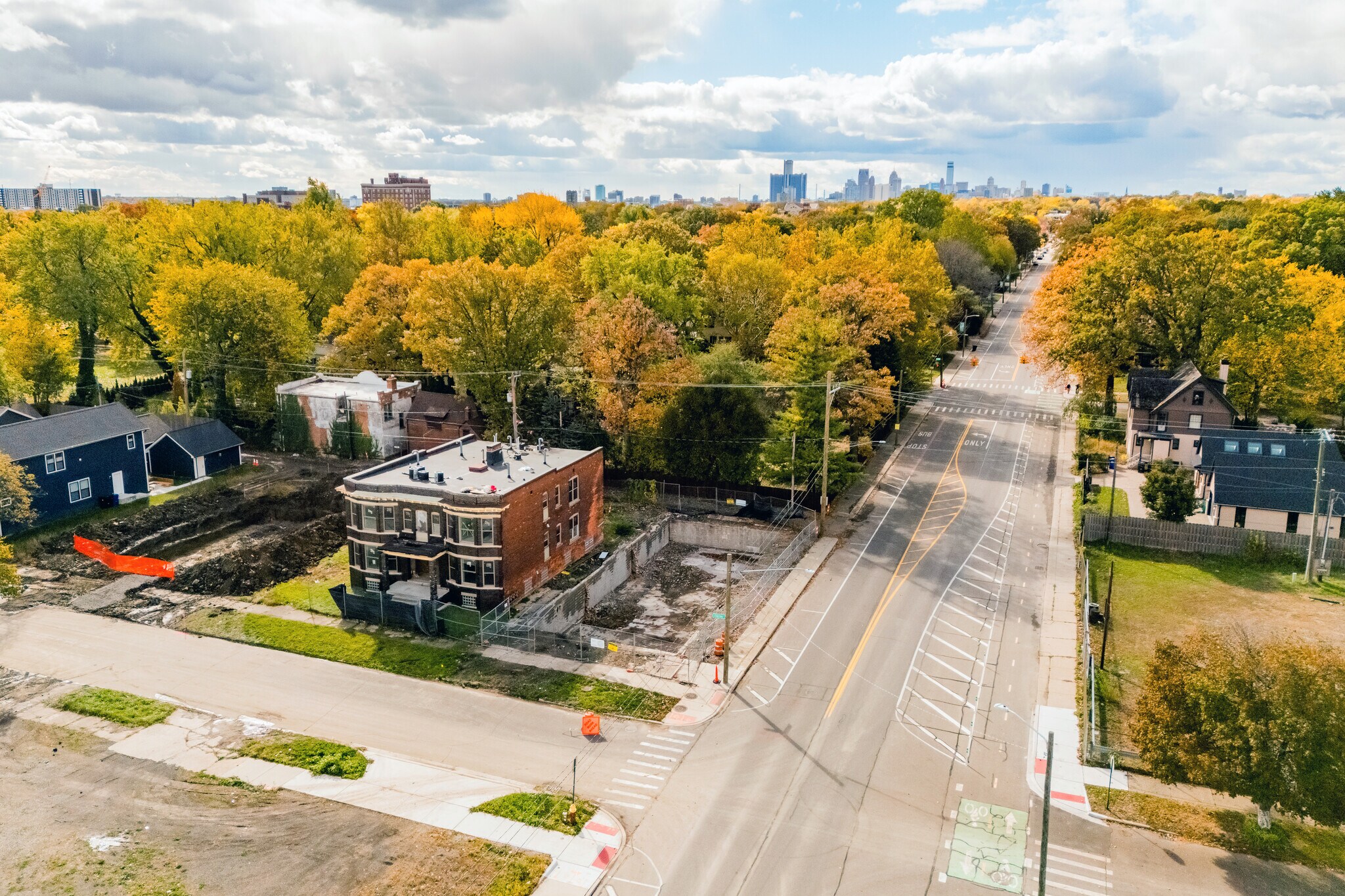 8646 Kercheval St, Detroit, MI à vendre Photo principale– Image 1 sur 7