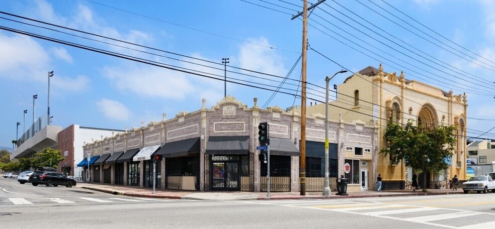 700 N Heliotrope Dr, Los Angeles, CA à louer - Photo de l’immeuble – Image 1 sur 2