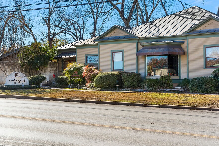 803 E Main St, Fredericksburg, TX à vendre - Photo de l’immeuble – Image 3 sur 33