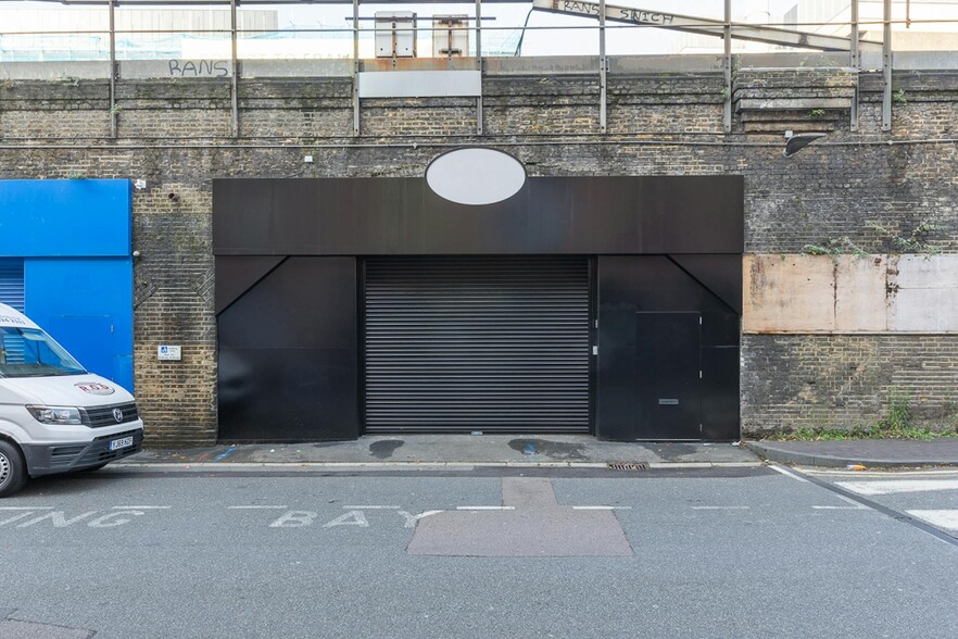 Newport St, Londres à louer - Photo de l’immeuble – Image 2 sur 3