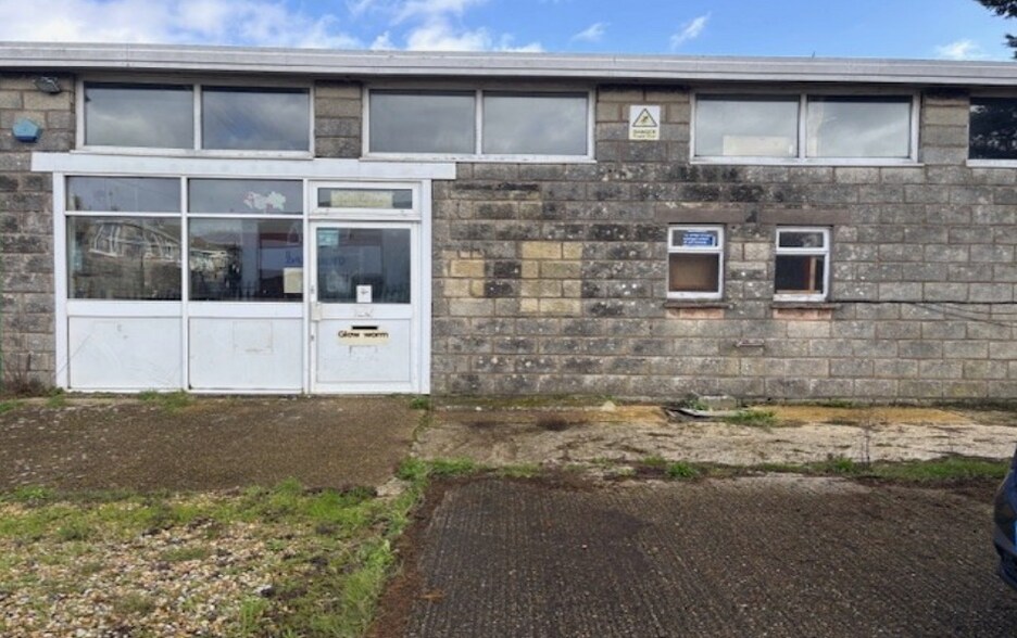 College Close, Sandown à vendre - Photo de l’immeuble – Image 2 sur 4