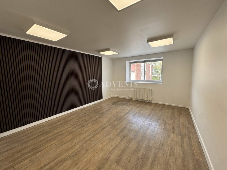 Bureau dans Lisses à louer Photo intérieure– Image 1 sur 5