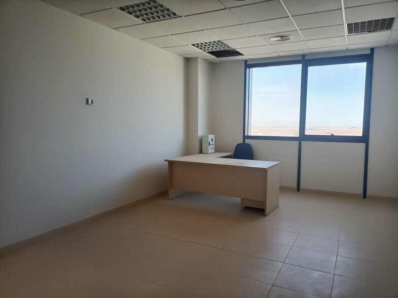 Bureau dans Séville, Sevilla à louer - Photo de l’immeuble – Image 2 sur 13