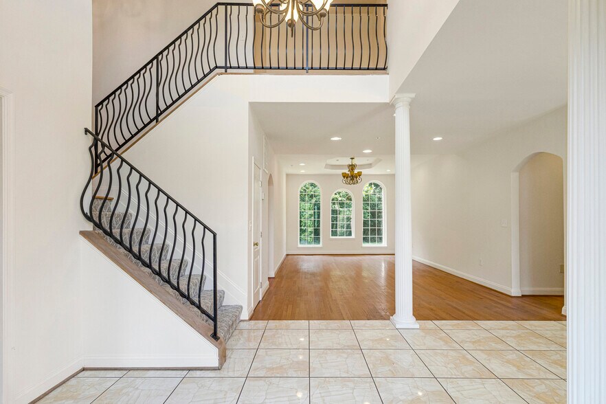 10811 Electric Ave, Lanham, MD à vendre - Photo de l’immeuble – Image 2 sur 21