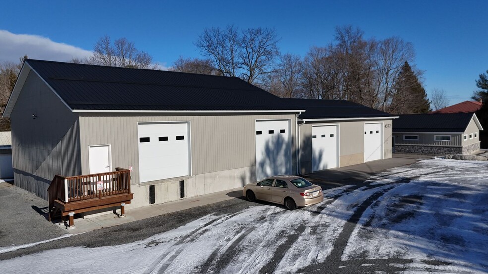 4372 Holmes Rd, Inverary, ON à louer - Photo de l’immeuble – Image 2 sur 7