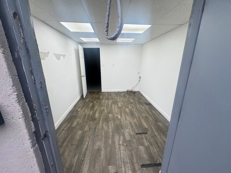 32 Allen Blvd, Farmingdale, NY à louer - Photo de l’immeuble – Image 2 sur 7