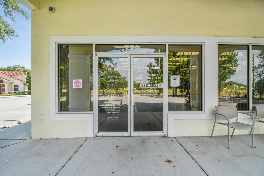 772 Cortaro Dr, Sun City Center, FL à vendre - Photo de l’immeuble – Image 2 sur 18