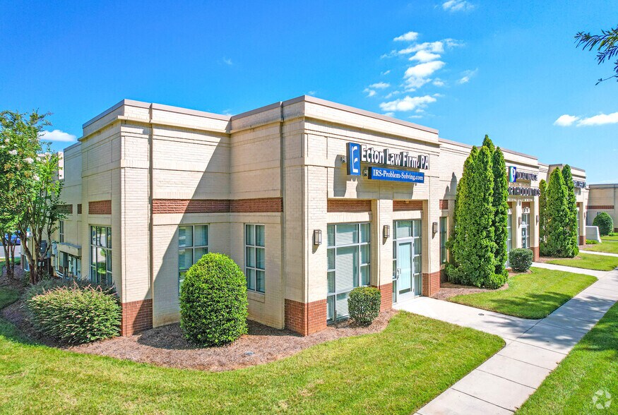 2620 Arrowood Rd, Charlotte, NC à vendre - Photo de l’immeuble – Image 1 sur 11