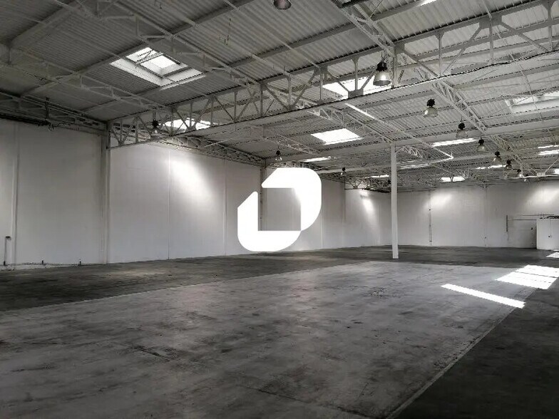 7 Rue Michel Jacquet, Saint-Priest à louer - Photo de l’immeuble – Image 2 sur 8