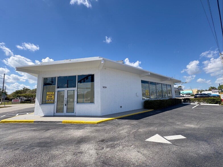 959 S Federal Hwy, Deerfield Beach, FL à louer - Photo de l’immeuble – Image 2 sur 10