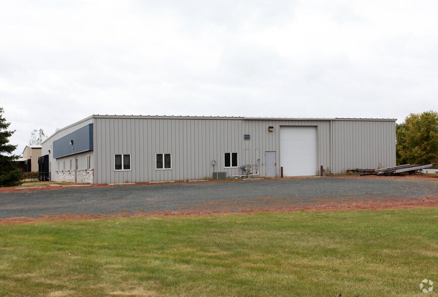 807 Prospect Ave, Osceola, WI à louer - Photo de l’immeuble – Image 2 sur 22