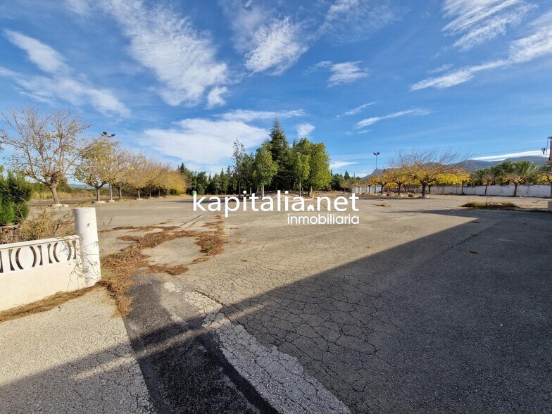 Local commercial dans El Palomar, Valencia à vendre - Photo de l’immeuble – Image 3 sur 41
