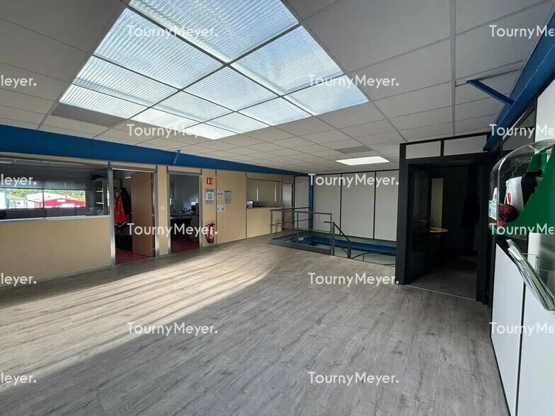 Local d’activités dans Basse-Goulaine à louer - Photo de l’immeuble – Image 2 sur 6