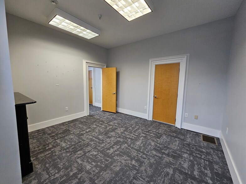 10 W Pulteney Sq, Bath, NY à louer - Photo intérieure – Image 2 sur 11