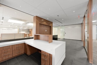 5065-5075 Westheimer Rd, Houston, TX à louer Photo intérieure– Image 2 sur 9