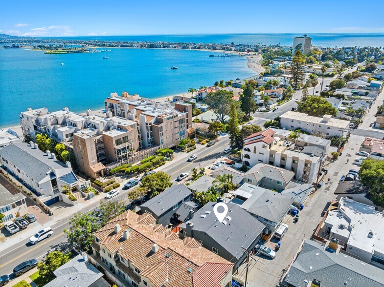1152 Pacific Beach Dr, San Diego, CA à vendre - Photo de l’immeuble – Image 1 sur 9