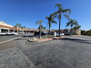 40119 Murrieta Hot Springs Rd, Murrieta, CA à louer Photo de l’immeuble– Image 1 sur 4